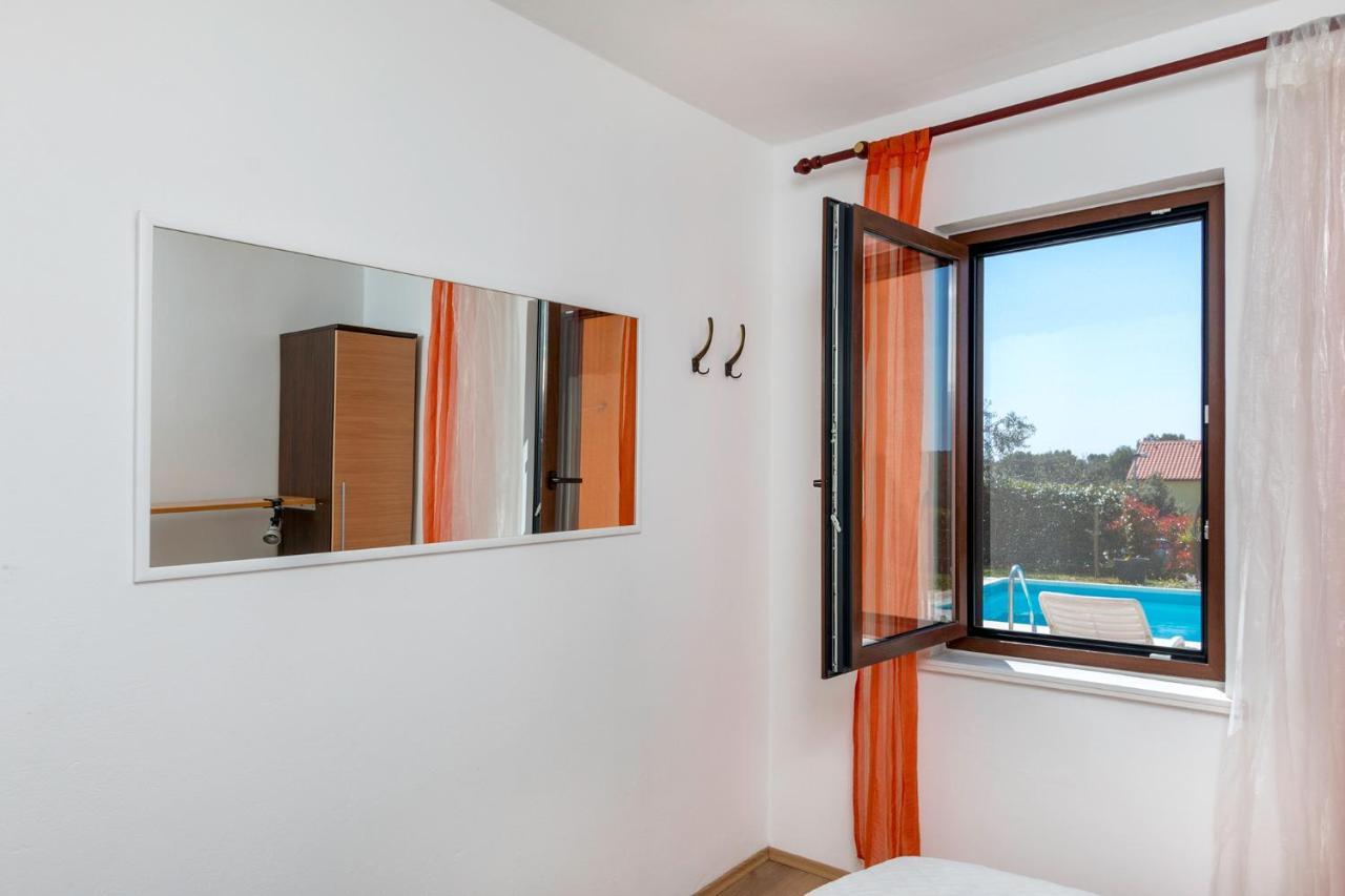 Apartments Mandic พูลา ภายนอก รูปภาพ