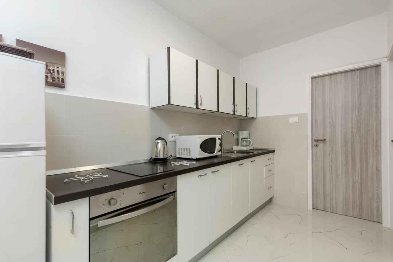 Apartments Mandic พูลา ภายนอก รูปภาพ