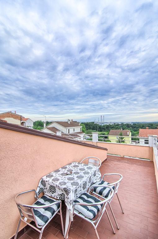 Apartments Mandic พูลา ภายนอก รูปภาพ