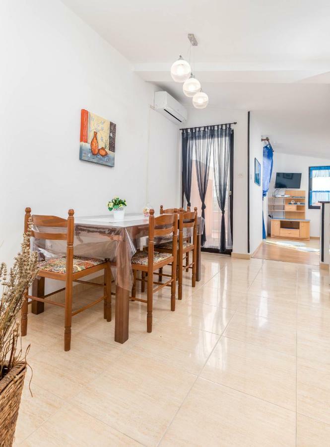 Apartments Mandic พูลา ภายนอก รูปภาพ